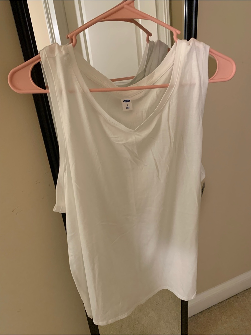 Old Navy Classic Women's White Sleeveless Top w/Gathered Back Accent